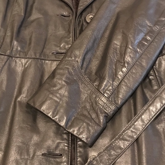 Vintage Black Leather Trench Coat – Pacific Fur & Leather Co. – Made in Montreal - Picture 8 of 10
